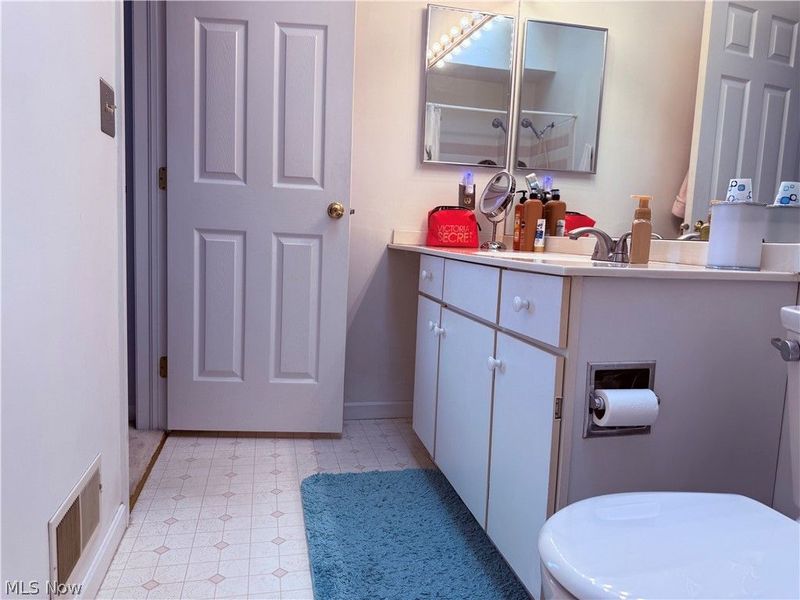 111 N Aspen Court, Unit 3, Warren, OH 44484 Photo 16