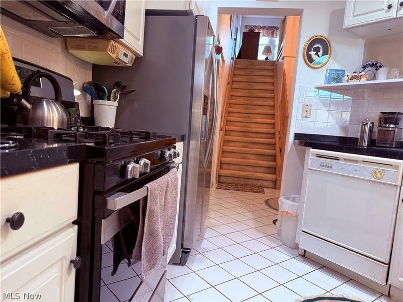 111 N Aspen Court, Unit 3, Warren, OH 44484 Photo 8