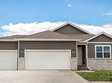 5548 N 186th Avenue, Elkhorn, NE 68022