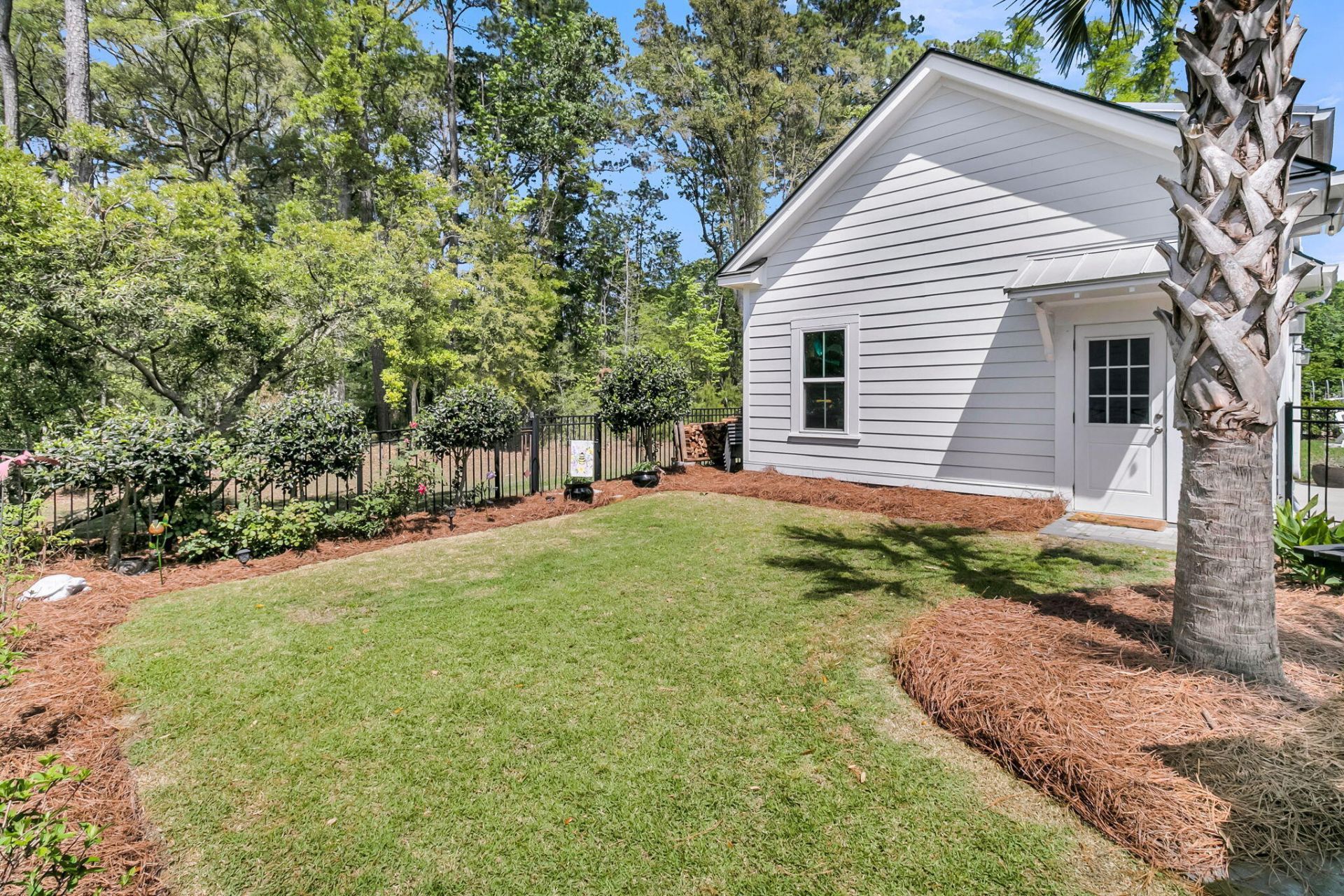 3889 Maidstone Drive Photo 10