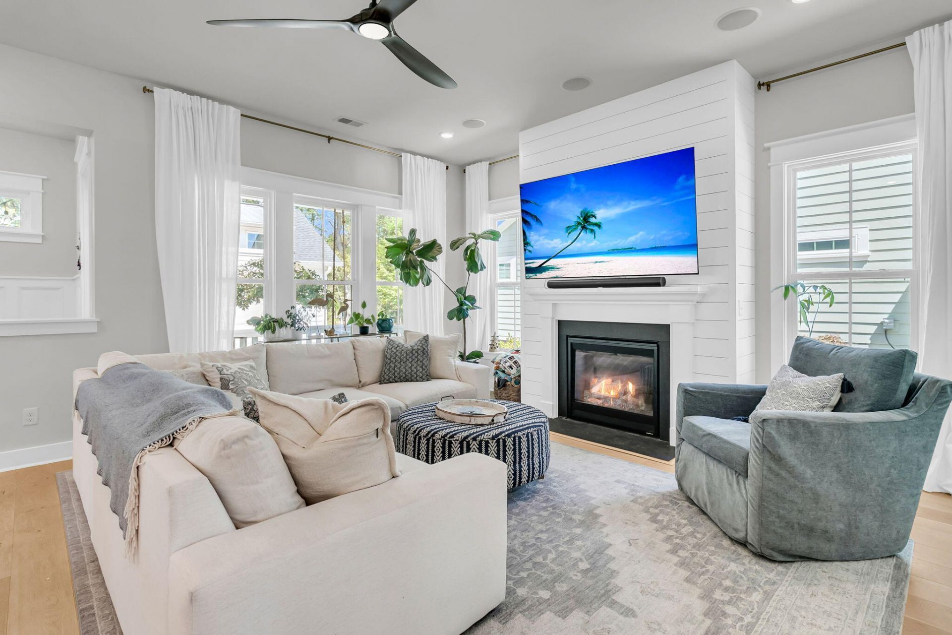 3889 Maidstone Drive Photo 22