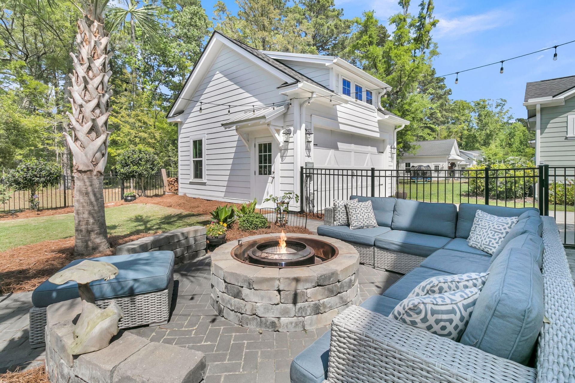 3889 Maidstone Drive Photo 7