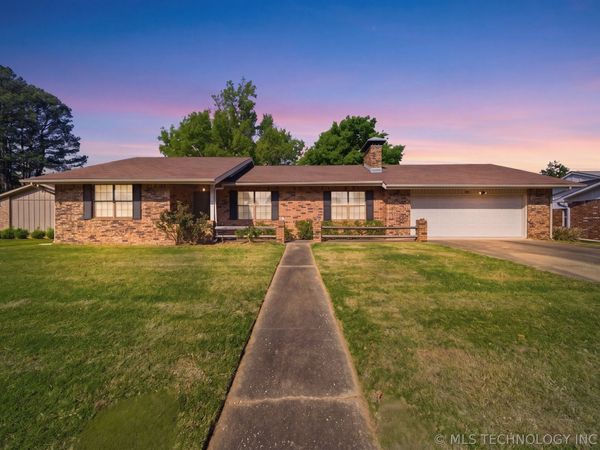 906 Cardinal Lane, Okmulgee, OK 74447