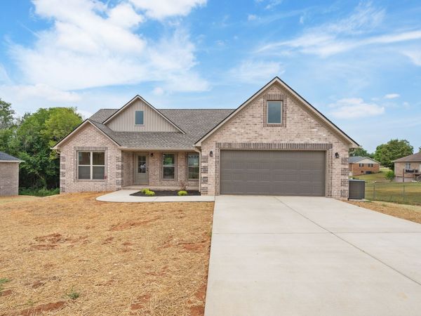 50 Derek Drive , Lexington, TN 38351