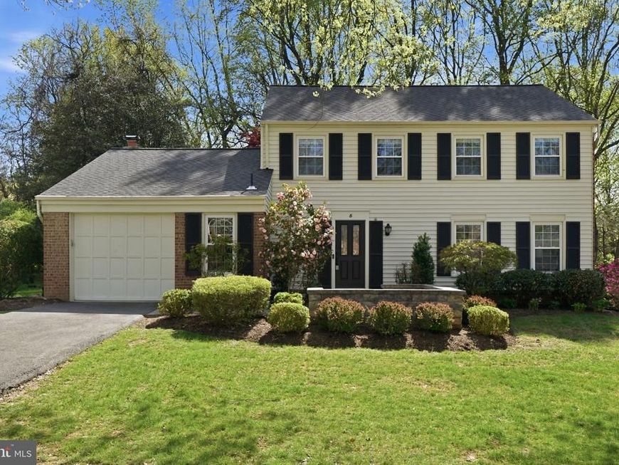 5 Infield Court S, Potomac, MD 20854 Main Photo