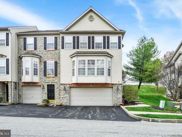 2718 HUNTERS CREST DRIVE , Unit 26, YORK, PA 17402