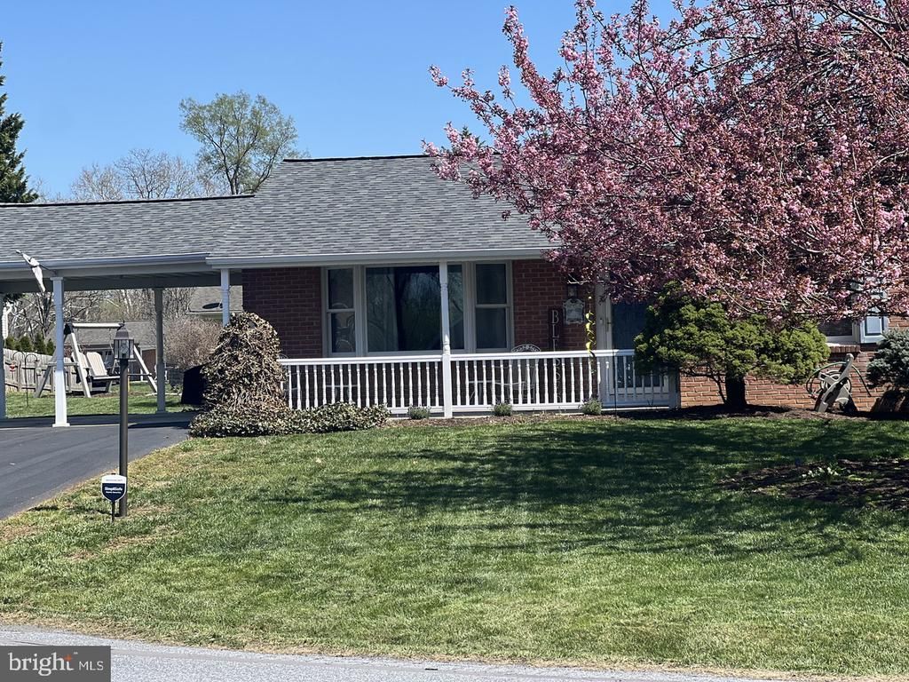 9 Dartmouth Drive, Hagerstown, MD 21742 Main Photo