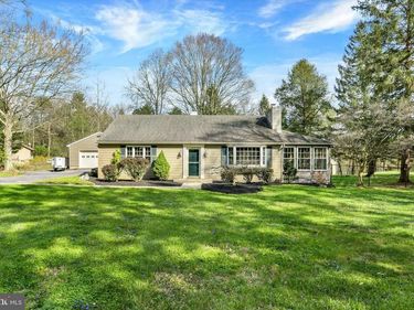 1633 MOUNTAIN ROAD, HARRISBURG, PA 17112