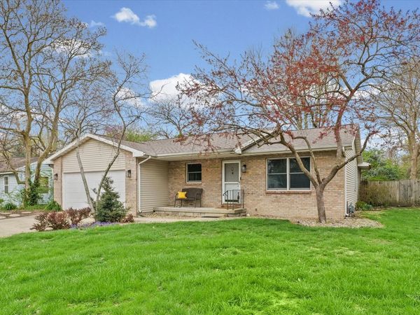 1706 CHEVY CHASE Drive, Champaign, IL 61821