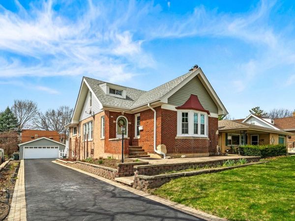 158 S Benton Street , Palatine, IL 60067