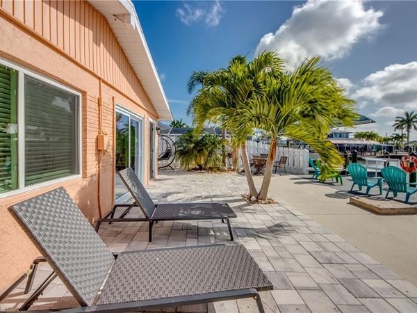 2589 Bayshore DR , MATLACHA, FL 33993