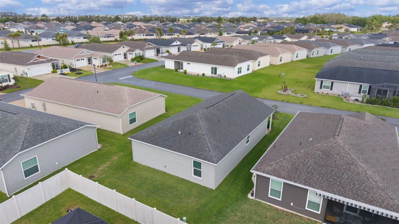 1926 Hux Court , The Villages, FL 34762 Photo