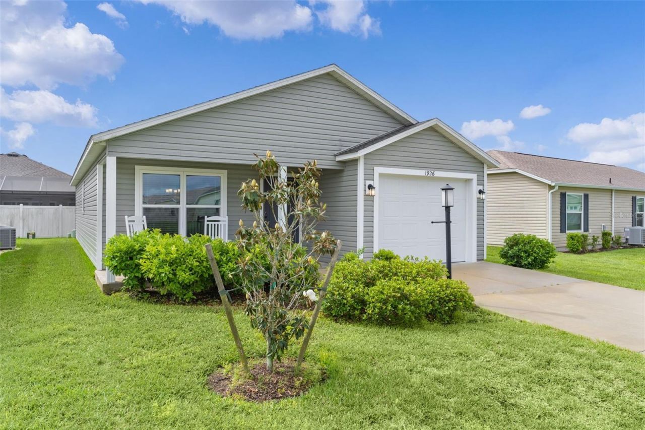 1926 Hux Court , The Villages, FL 34762 Photo