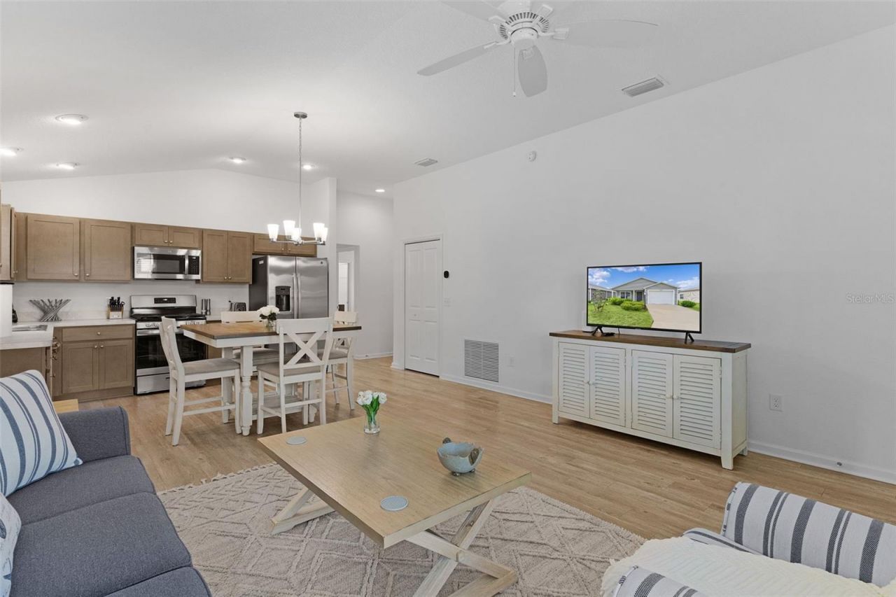 1926 Hux Court , The Villages, FL 34762 Photo