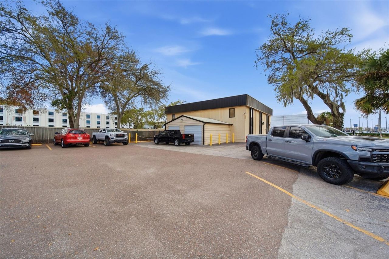 104 E Fowler Avenue, Tampa, FL 33612 Photo