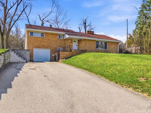 2220 E Stadium Boulevard, Ann Arbor, MI 48104