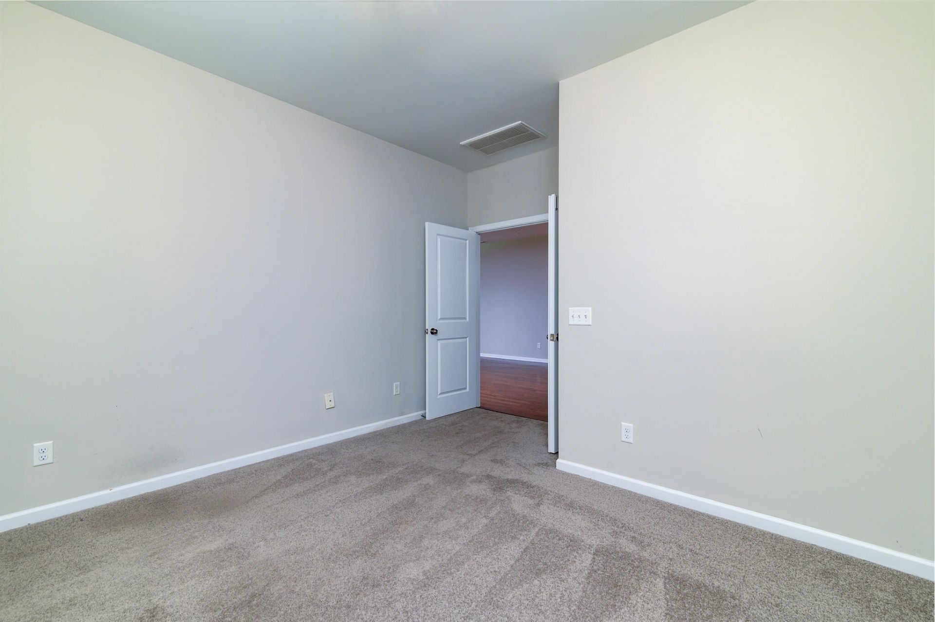 9714 Tackle Street Photo 10