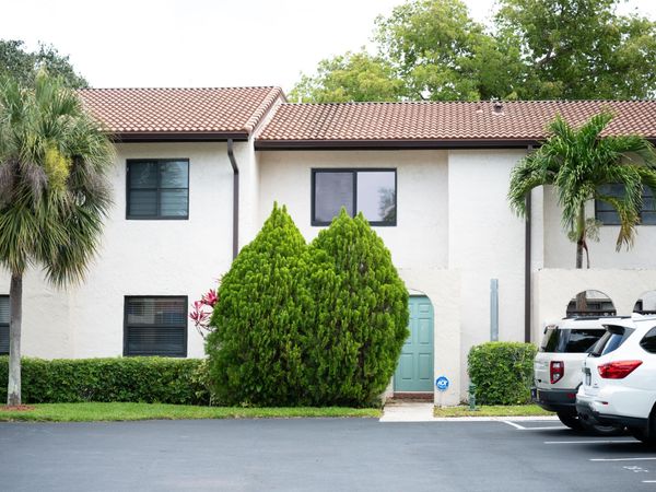 21820 Cypress Circle, Unit 25c, Boca Raton, FL 33433