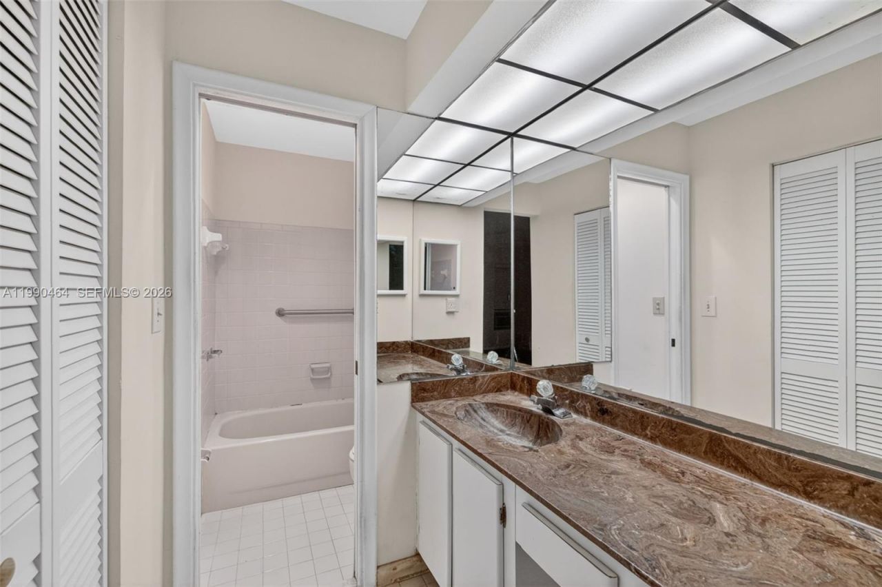 10424 NW 70th Ct , Tamarac, FL 33321 Photo