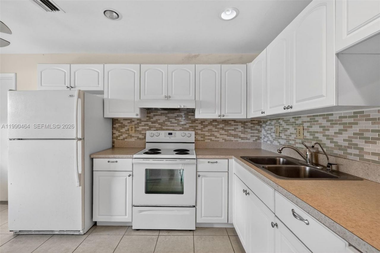 10424 NW 70th Ct , Tamarac, FL 33321 Photo