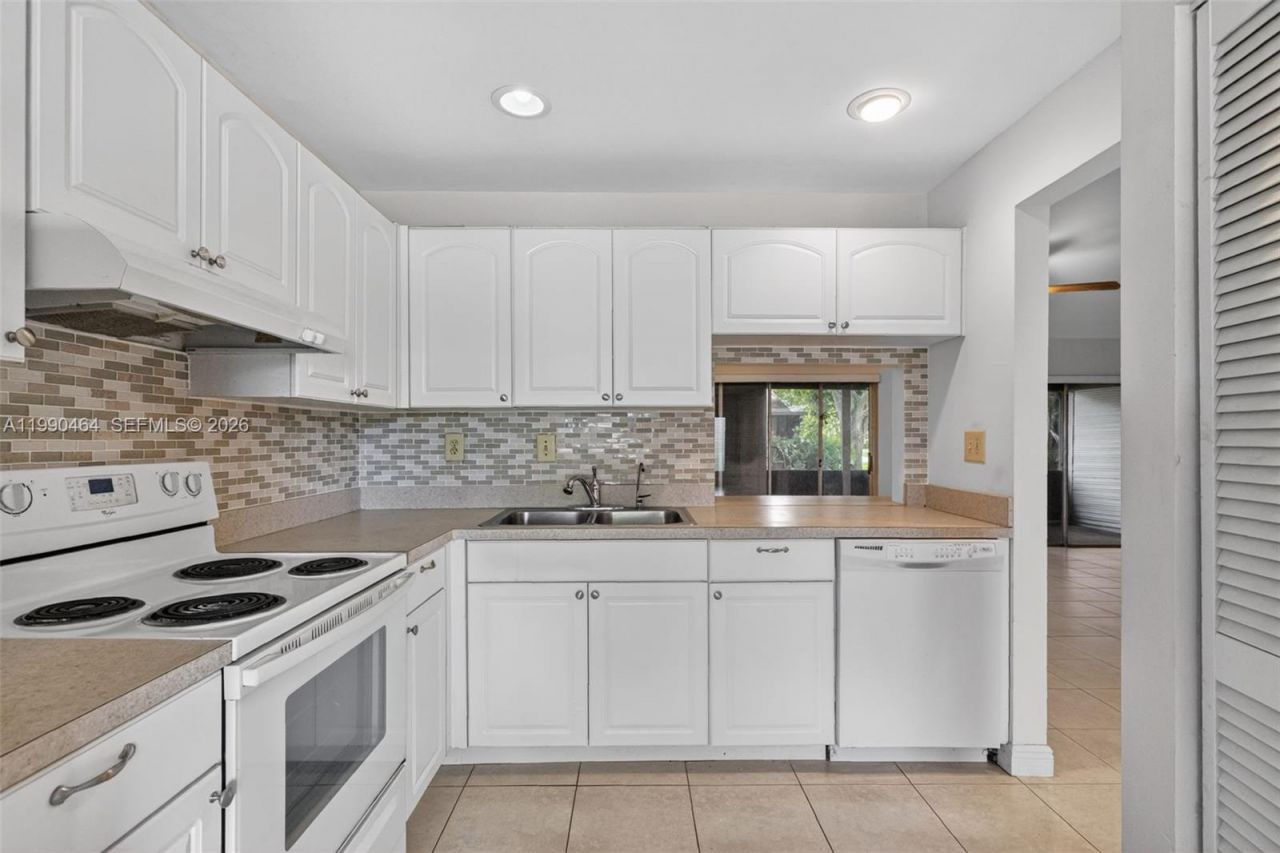 10424 NW 70th Ct , Tamarac, FL 33321 Photo