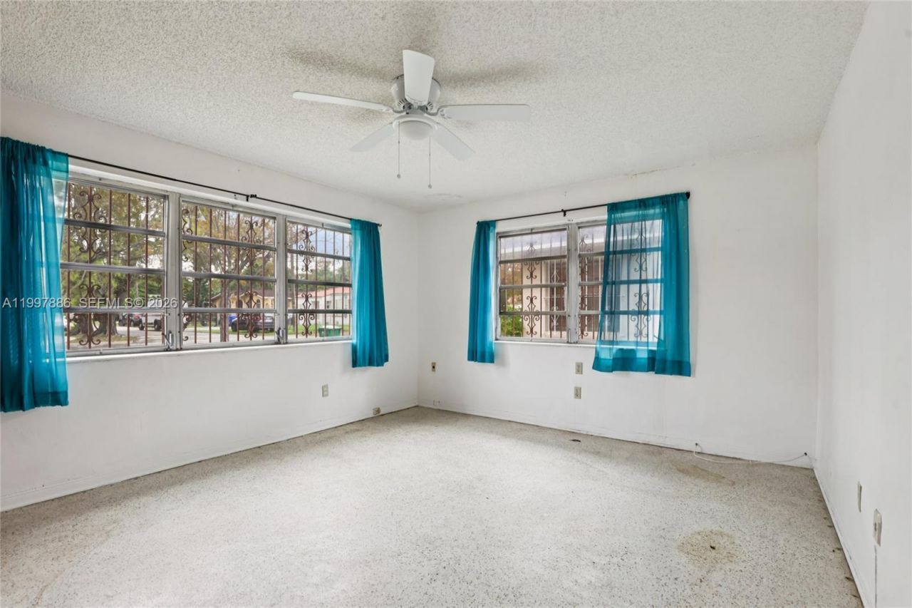 4756 SW 7th St, Miami, FL 33134 Photo