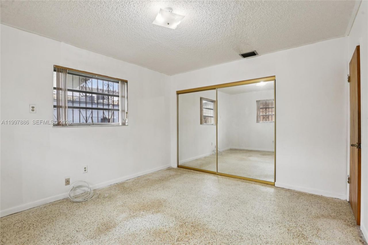 4756 SW 7th St, Miami, FL 33134 Photo