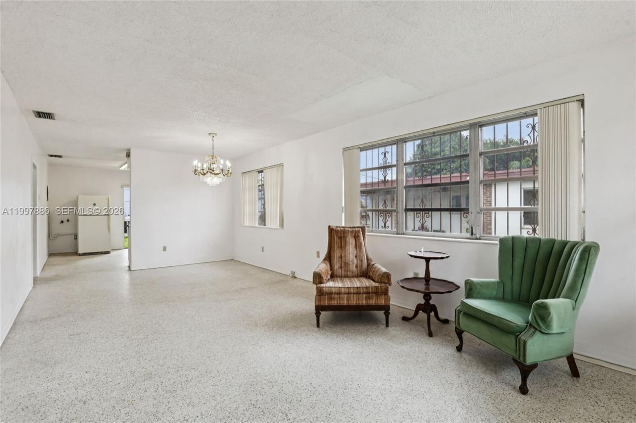 4756 SW 7th St, Miami, FL 33134 Photo