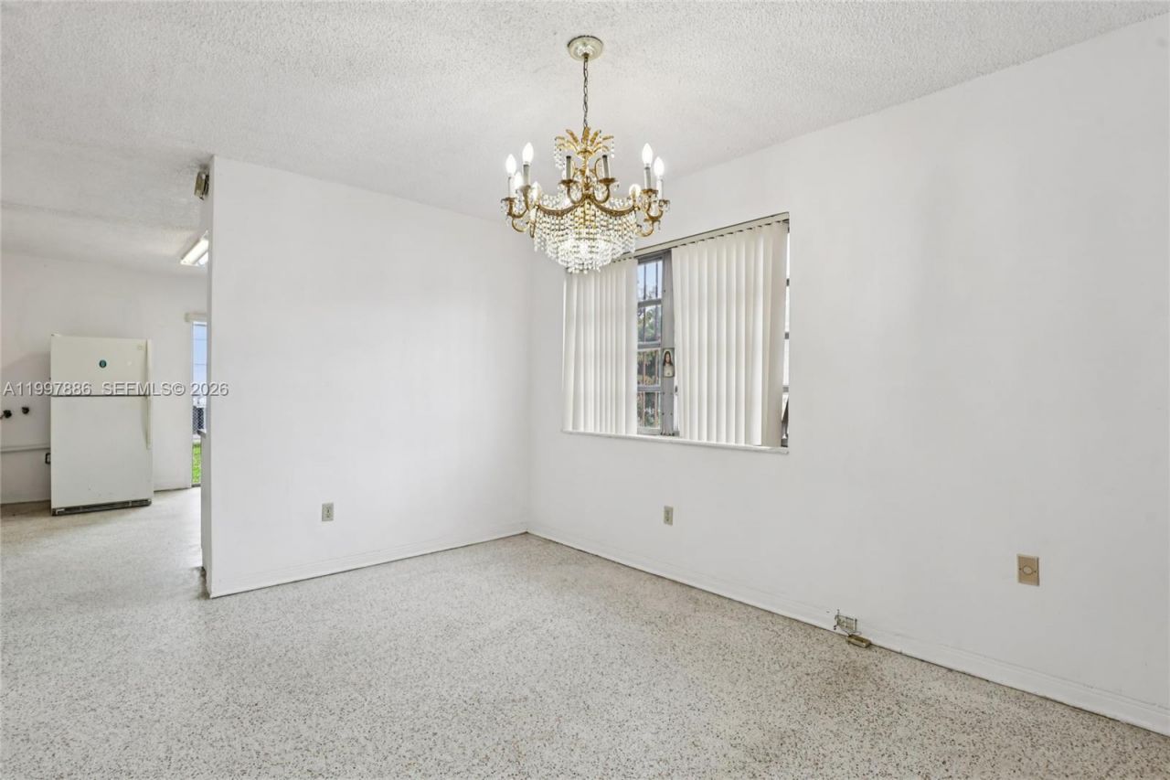 4756 SW 7th St, Miami, FL 33134 Photo