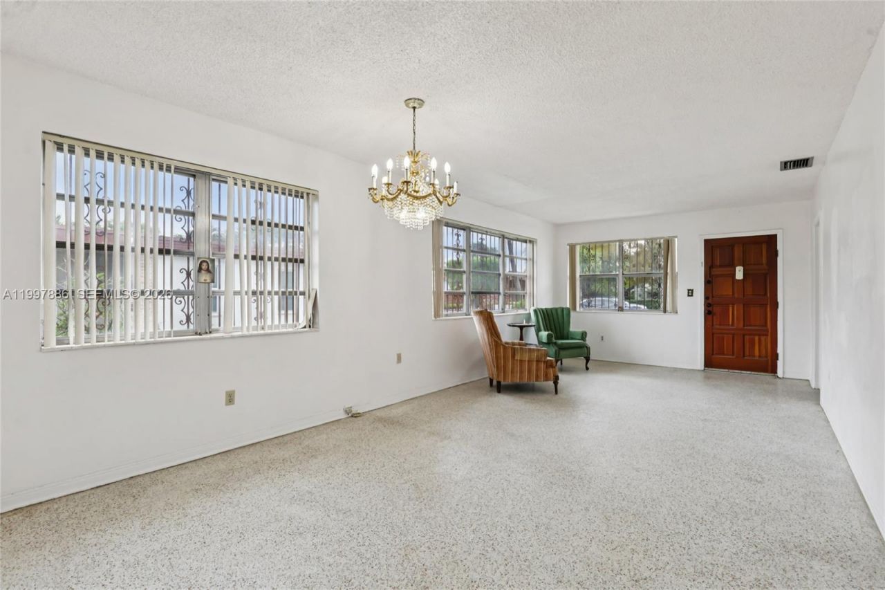 4756 SW 7th St, Miami, FL 33134 Photo