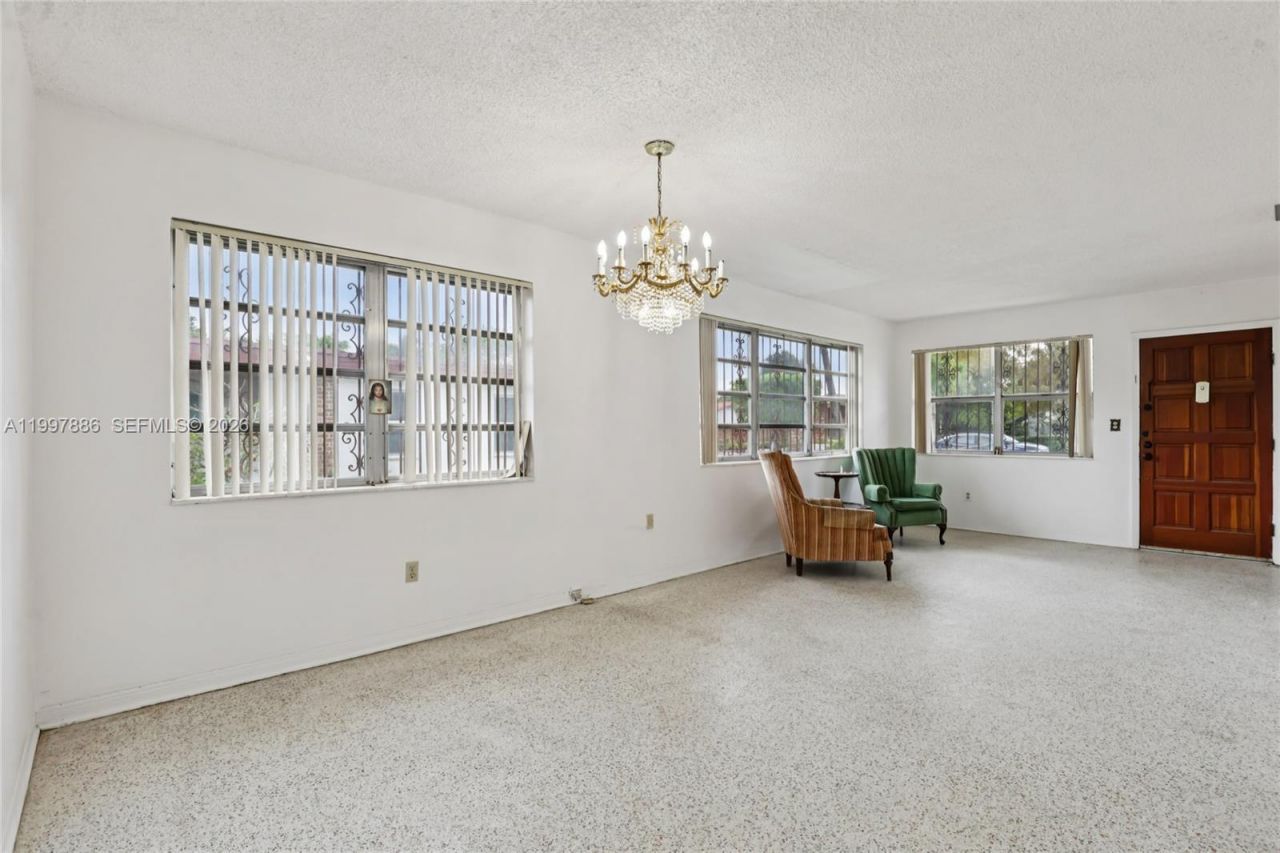 4756 SW 7th St, Miami, FL 33134 Photo