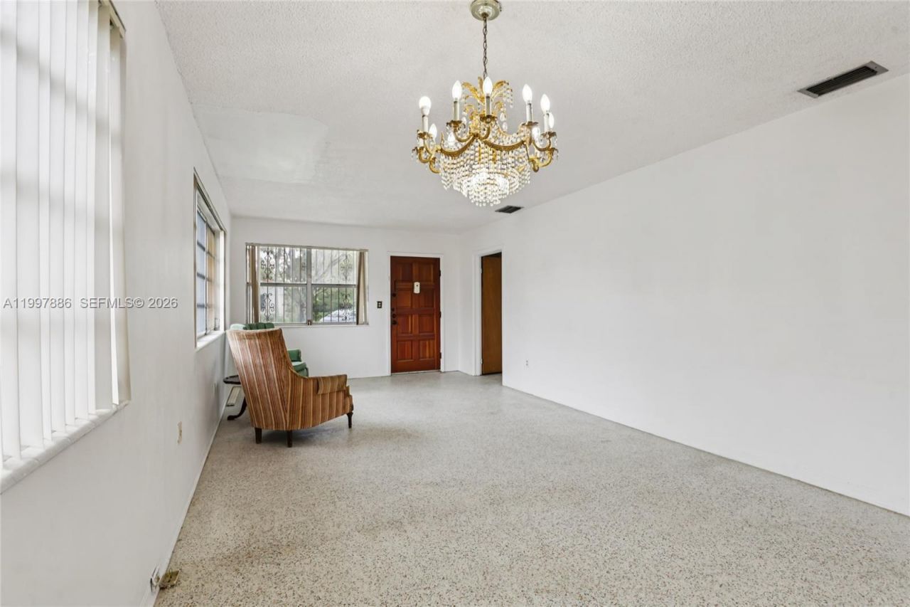 4756 SW 7th St, Miami, FL 33134 Photo