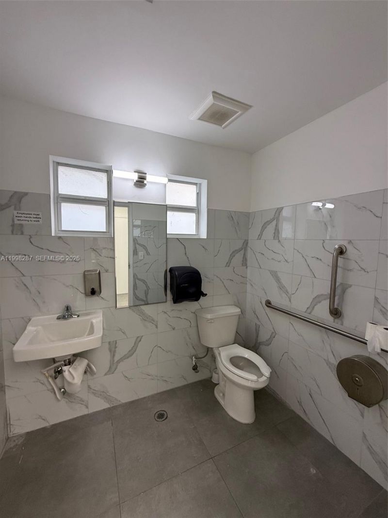 2196 Ali Baba Ave , Opa Locka, FL 33054 Photo