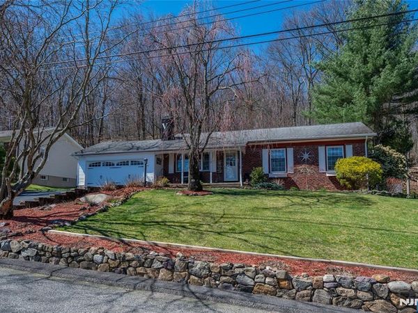 2 Upper High Crest Drive, WEST MILFORD, NJ 07480