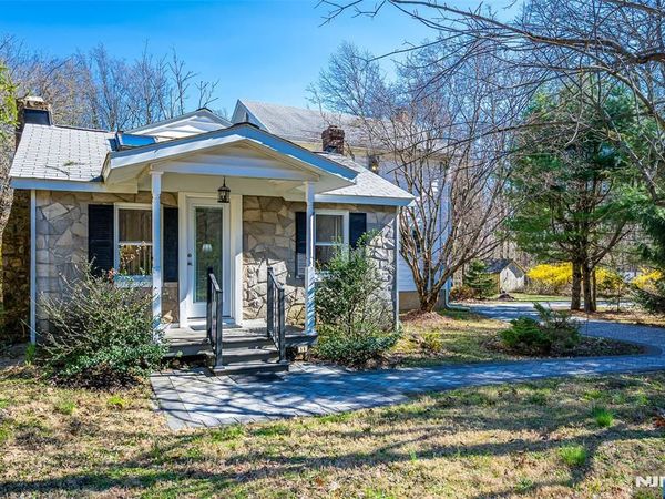 16 Sky Top Road, Lebanon Twp, NJ 07865