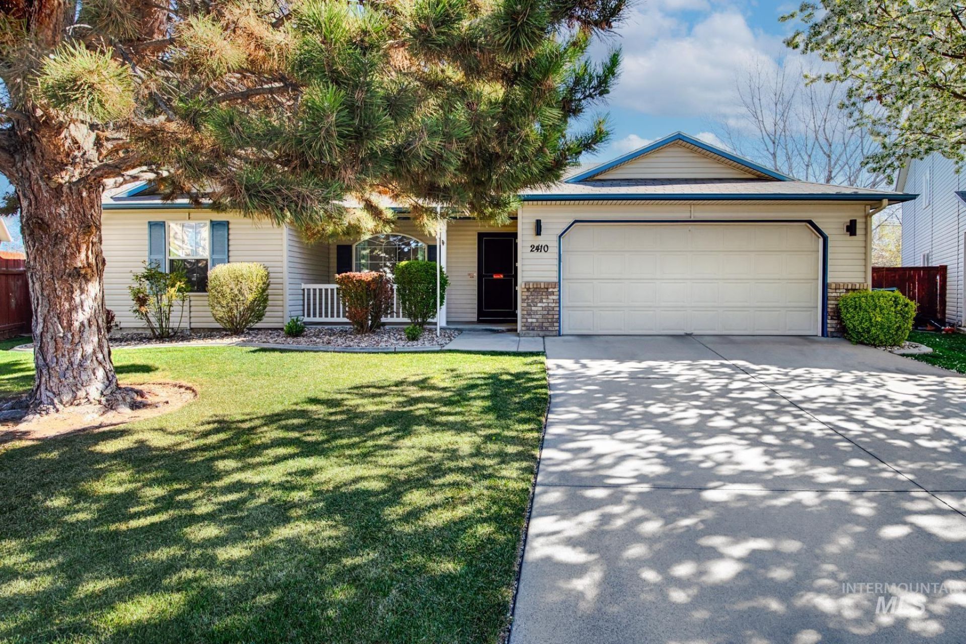 2410 N Hawaiian Hawk Pl primary photo