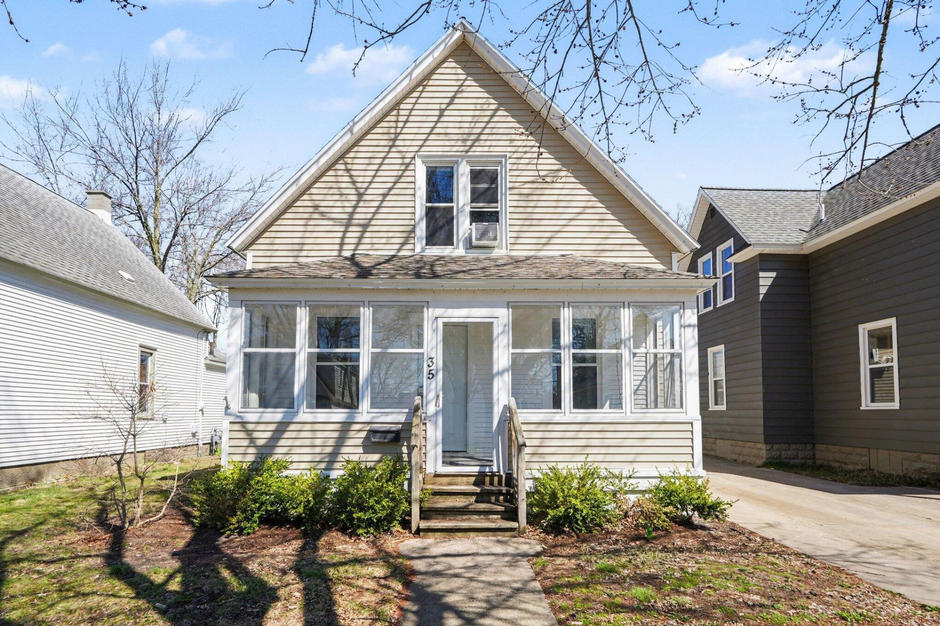 35 E 17th Street, Holland, MI 49423 Main Photo