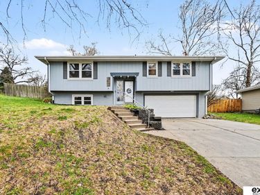 3002 Cottonwood Lane , Omaha, NE 68134