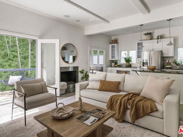 8326 Kirkwood Drive, Los Angeles, CA 90046