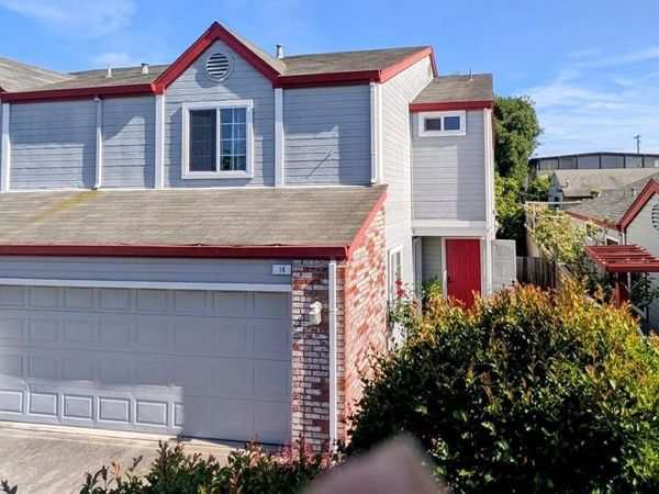 16 Town Sq PL, Oakland, CA 94603