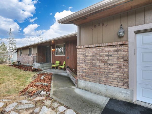 12301 W Sunridge Dr, Nine Mile Falls, WA 99026