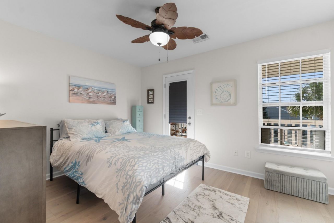 4668 Livorn Loop Photo 11