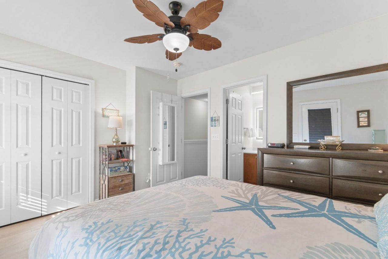 4668 Livorn Loop Photo 12