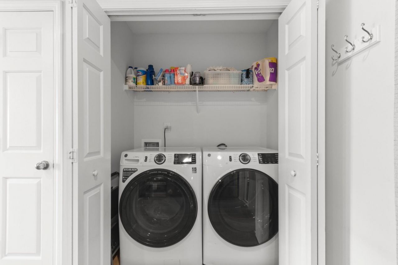 4668 Livorn Loop Photo 20