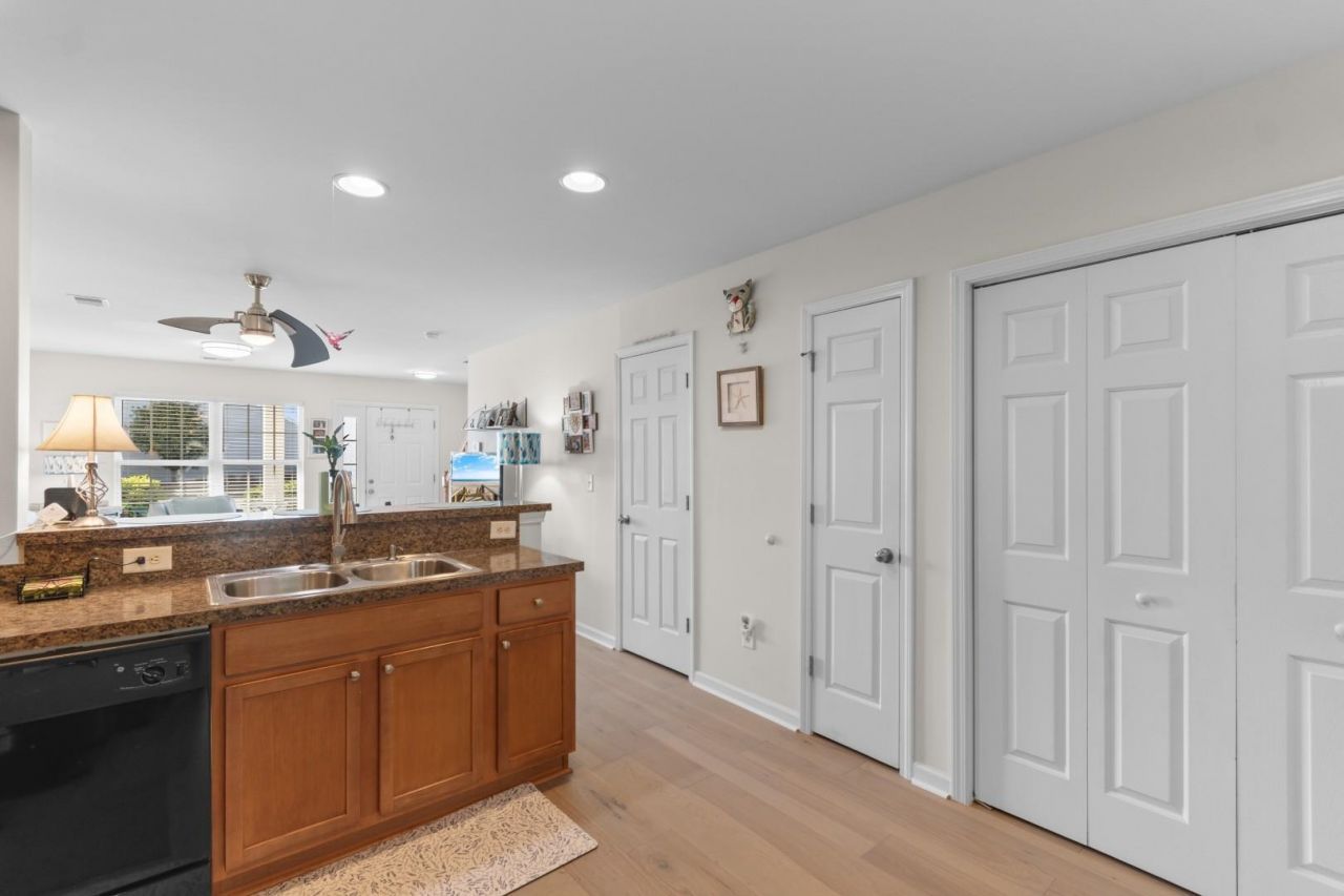 4668 Livorn Loop Photo 7