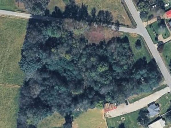 155 New Deal Potts Rd, Cottontown, TN 37048