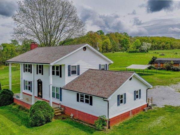 207 Pleasant View Road, Rose Hill, VA 24281