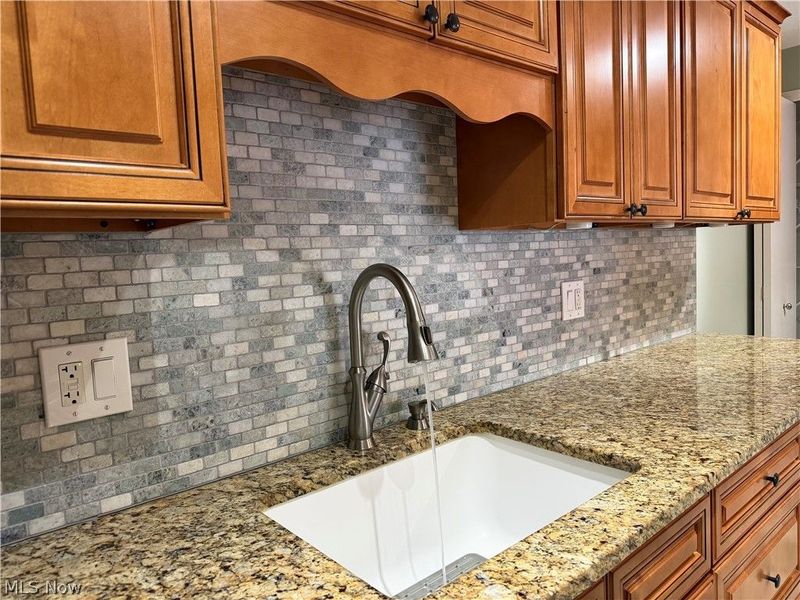 9611 Sunrise Boulevard, Unit K-9, North Royalton, OH 44133 Photo 12