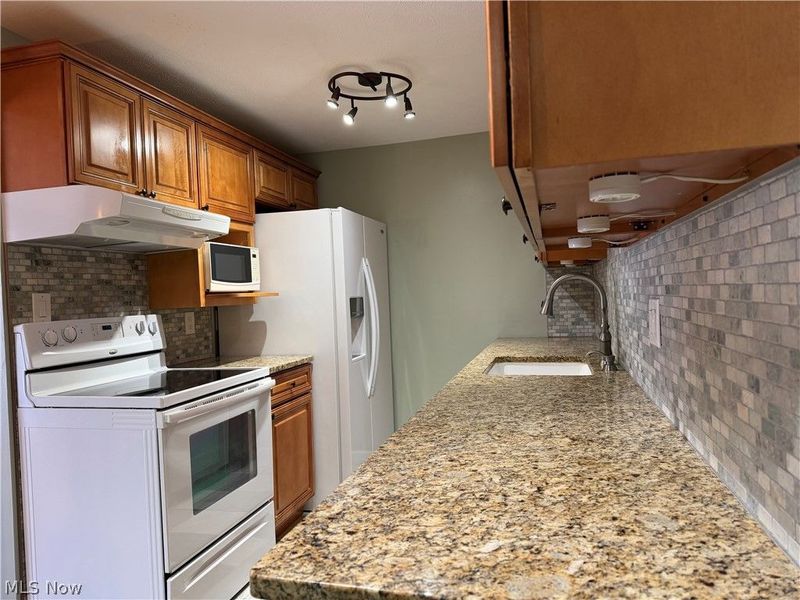 9611 Sunrise Boulevard, Unit K-9, North Royalton, OH 44133 Photo 13