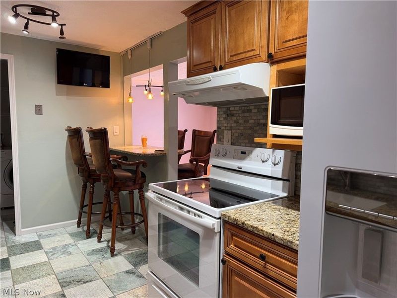 9611 Sunrise Boulevard, Unit K-9, North Royalton, OH 44133 Photo 14